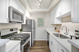 1807 N Las Palmas Ave, Los Angeles, CA 90028