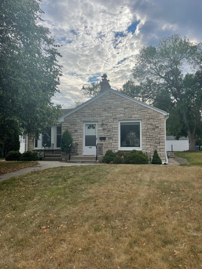 5924 Chicago Ave, Minneapolis, MN 55417