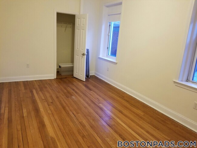 15 Green St unit 1, Brookline, MA 02446 - photo 6