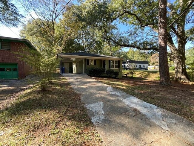 728 Gary Rd NW, Atlanta, GA 30318 - photo 2