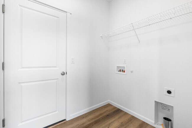 402 Amberly Ave, Grandview, WA 98930 - photo 6