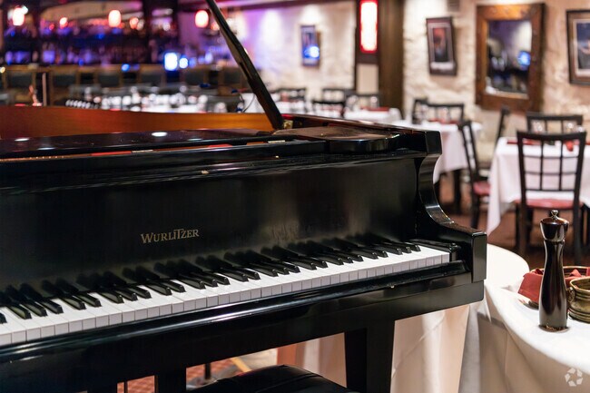 Library District residents enjoy live music at the Majestic Restaurant and Jazz Club.