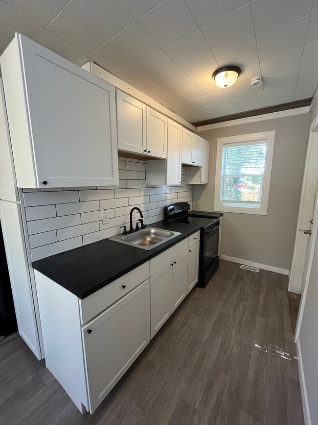 15 5th St Unit 15, Roseville, OH 43777