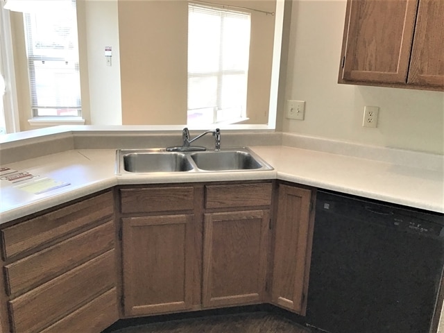 1131 Clark Dr, Greenwood, IN 46143 - photo 5