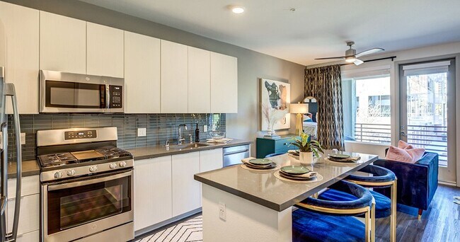 High Line at Hughes Center Apartments, Las Vegas, NV 89169 - photo 7