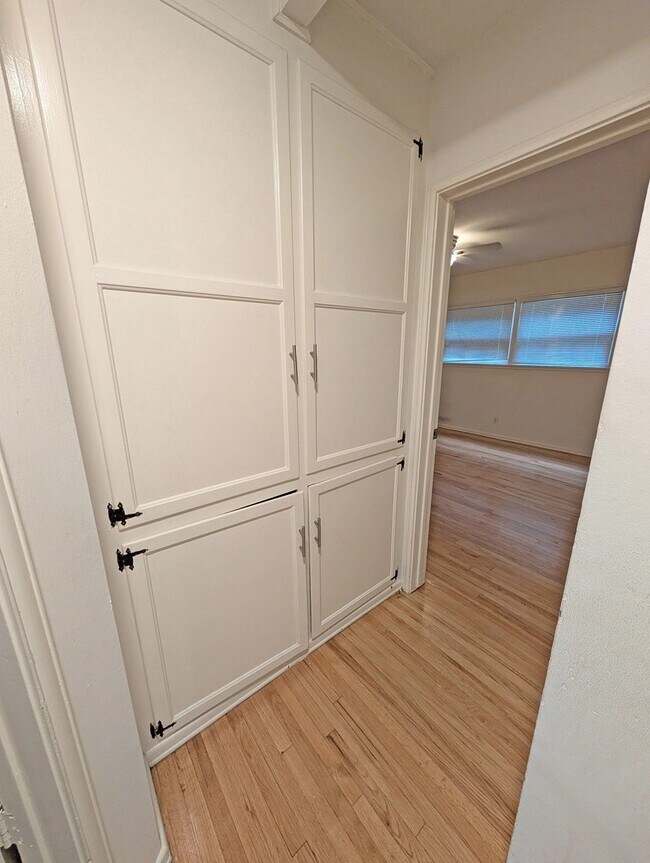 1532 S Bundy Dr unit B, Los Angeles, CA 90025 - photo 6