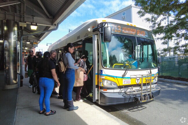 Buses run frequently near the Cottage Park neighborhood in Wintrhop.