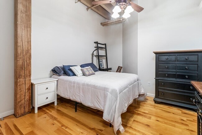 42 Beach St unit 3D, Boston, MA 02111 - photo 5