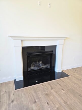 515 Mountain View Dr, Wright City, MO 63390