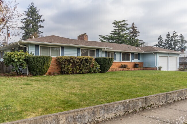 Well maintained ranch-style homes are common in Lebanon.