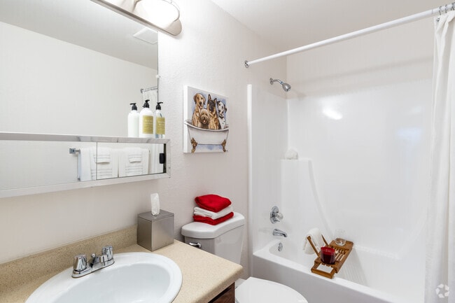 2BR, 1.5BA - 1,052SF