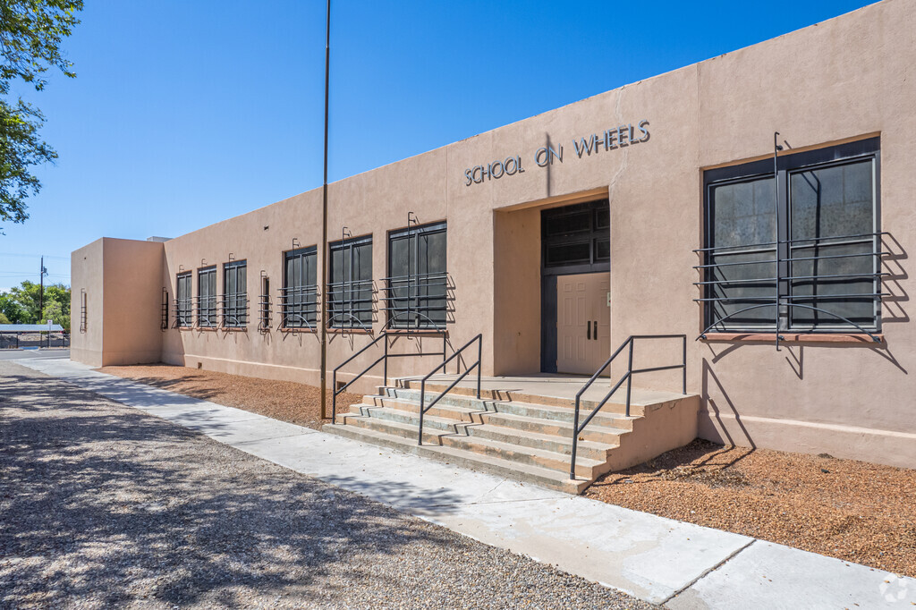 Nurturing education at School On Wheels in Albuquerque.