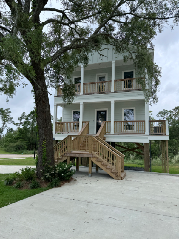 759 Bay Breeze Dr, Biloxi, MS 39532