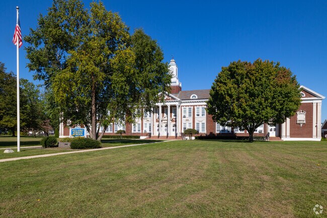 NID 537936 Pulaski Street School is  Riverhead and near other primary and secondary schools.