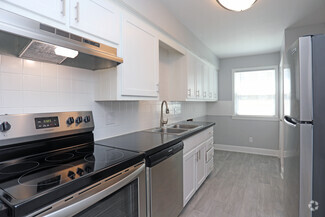 4340 Johnsborough Ct, Winston-Salem, NC 27104