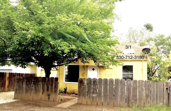 2127 B St, Oroville, CA 95966 - photo 7