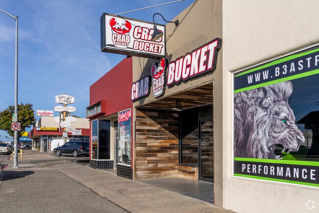Crab Bucket is a great place to get some seafood in Harden Ranch.