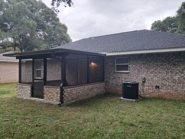 245 Cary Memorial Dr, Pensacola, FL 32505 - photo 3