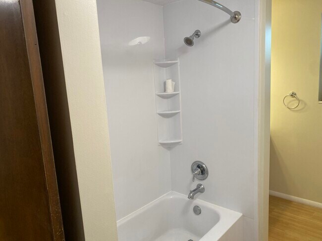 2489 Pierce Ave unit Ground level, Ogden, UT 84401 - photo 3