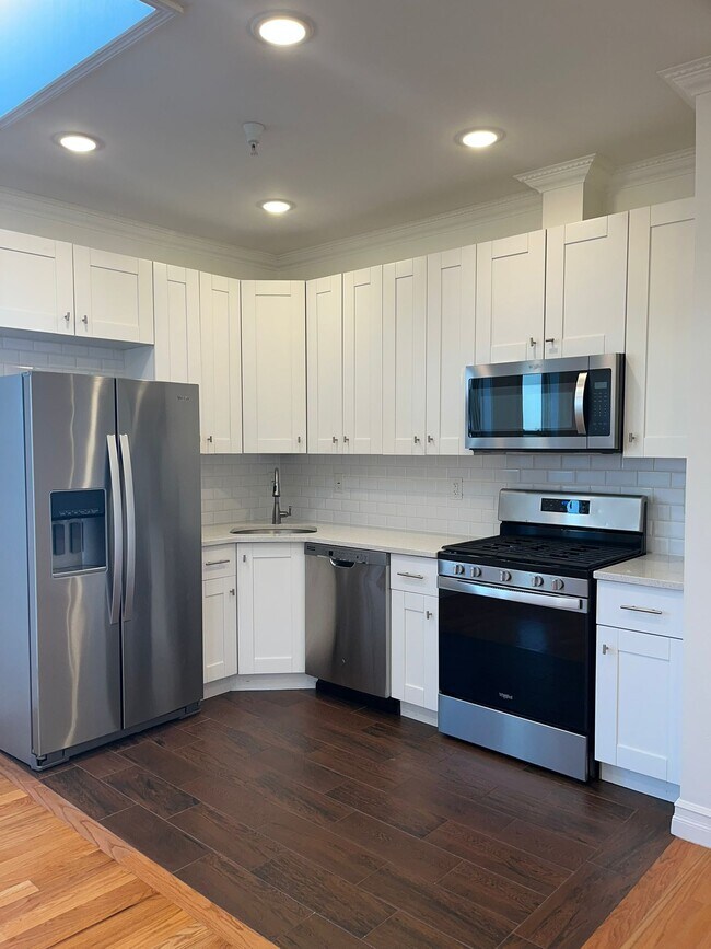 373 Danforth Ave Unit 405, Jersey City, NJ 07305