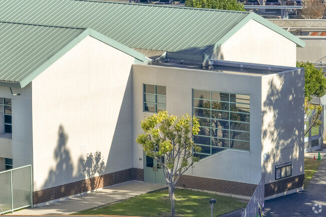Jim Thorpe Fundamental Elementary School has a multi floor campus in Santa Ana.
