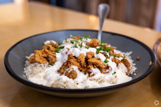 Meddy's offers excellent Mediterranean food near East Mt Vernon.