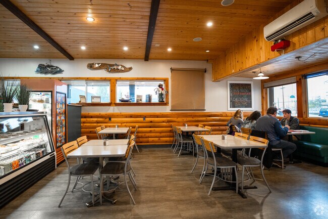 Highwater Café & Market in Reedsport serves coffee, soup, and sandwiches.