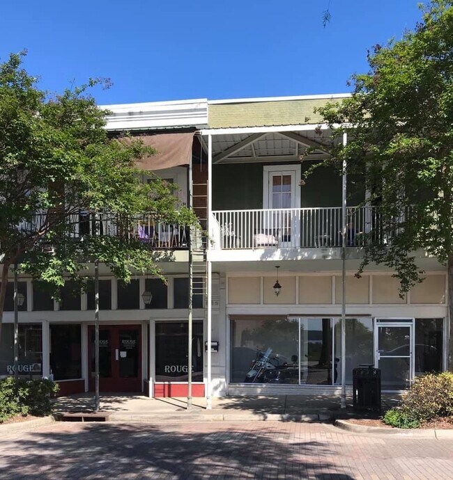 1512 Walnut St Unit C, Vicksburg, MS 39180