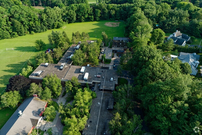 80 percent of Allendale Columbia School students go on to attend a 4 year college.