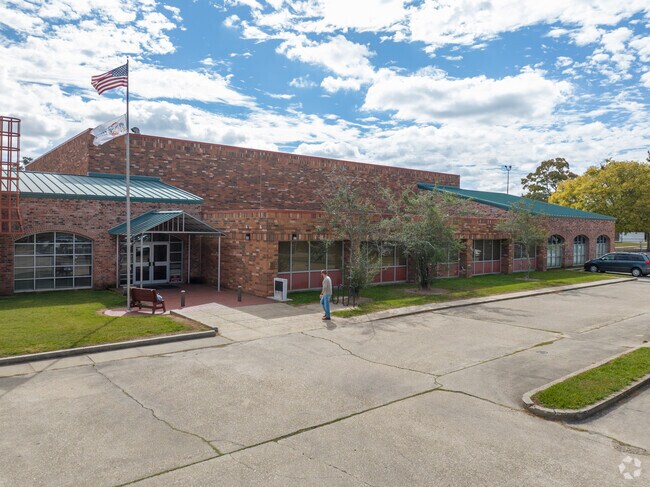 Thomas Park field house has indoor pickleball and more in Broadmoor Lafayette.