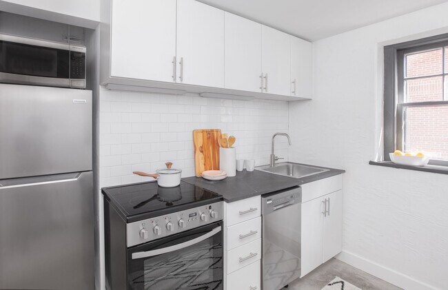 Reagan House, Des Moines, IA 50312 - photo 2