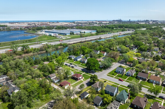 Ambridge Mann has quick access to Interstate 90 and the Calumet river for boat launching.