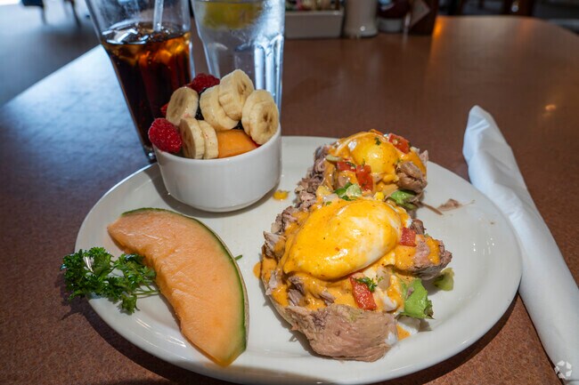 Pleasant Valley is close to the Sunrise Cafe which is highly rated for its Mexican breakfasts.