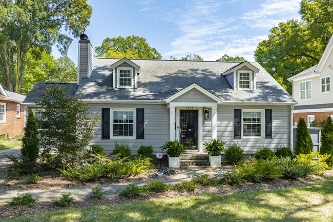 Commonwealth neighborhood streets seamlessly blend old and new home styles.