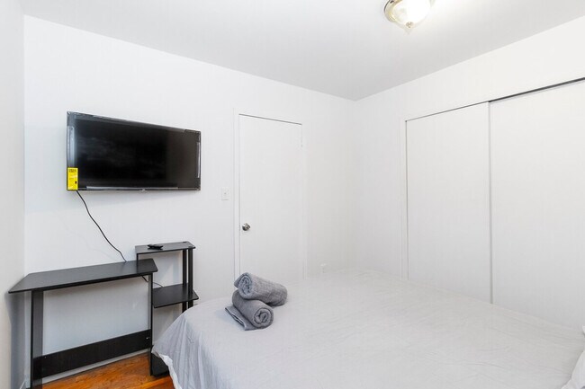 316 E 96th St unit ID1032037P, New York, NY 10128 - photo 6