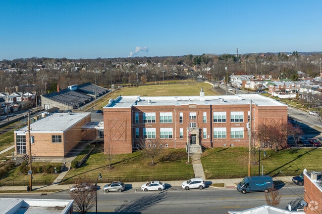 Roosevelt Altern School Serves grades 9-12 with a C rating on Niche.com.