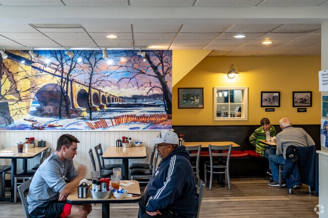 Dale’s Diner in Waterville serves breakfast, lunch, and dinner daily with hometown charm.