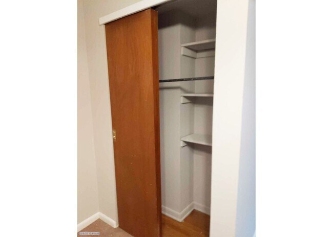 353 Mcalpin Ave unit 353-01, Cincinnati, OH 45220 - photo 3