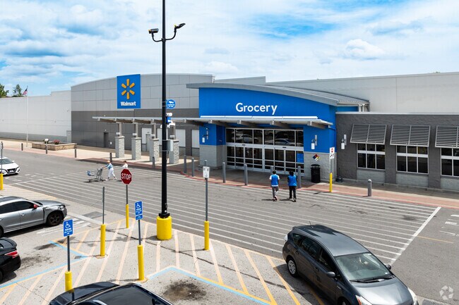 Sunset Hills has many  shopping centers, boutique shops and healthcare providers nearby.