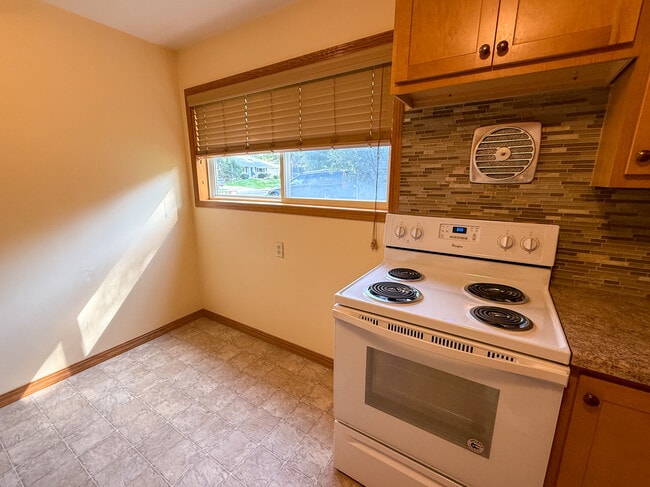 426 Rushmore Ln unit 2, Madison, WI 53711 - photo 7