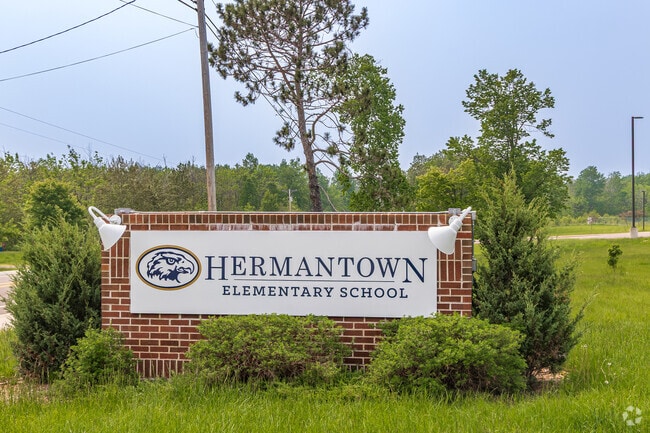 Hermantown Elementary School has approximently 725 students.