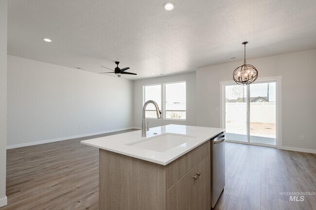 4202 Woodmurra St, Meridian, ID 83642 - photo 7