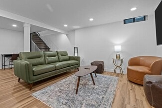 1095 April Ln, Ashwaubenon, WI 54304