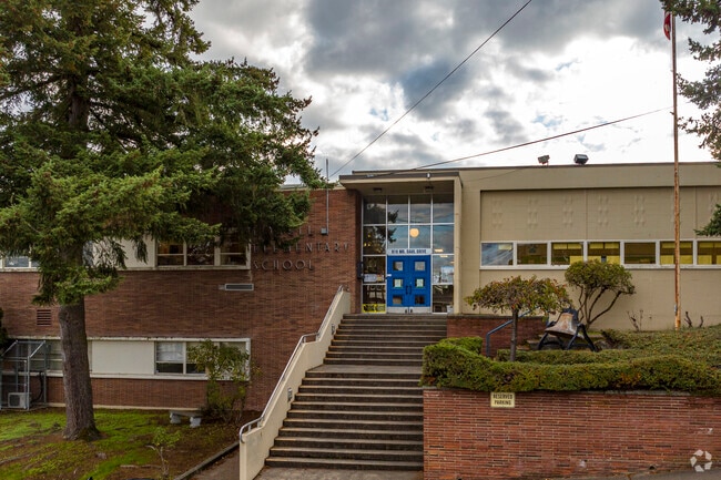 Lowell Elementary anchors Old Town with strong community ties and B-plus ratings.