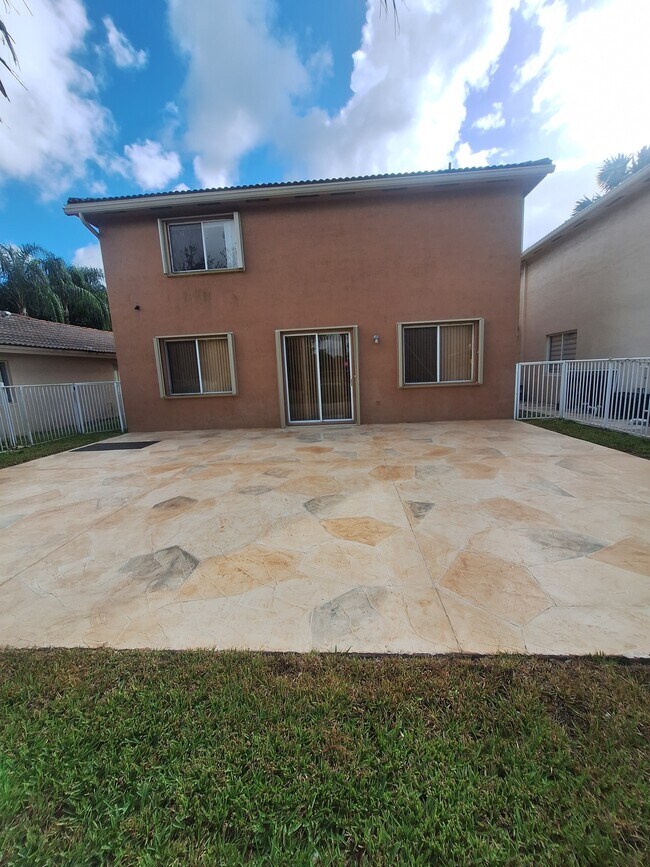 4015 Banyan Trails Dr, Coconut Creek, FL 33073 - photo 4