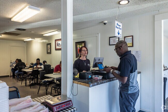 Carolina Buffet’s mission is to embody the true spirit of Southern hospitality.