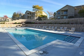 19200 W Harbour Village Dr, Northville, MI 48167