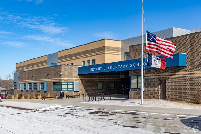 The Sioux City Community School District offers 16 public schools.