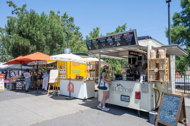 Rogue Valley Growers Market offers a variety of food trucks.