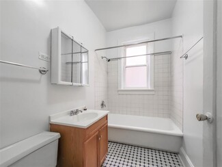 4304 N Sheridan Rd, Chicago, IL 60613